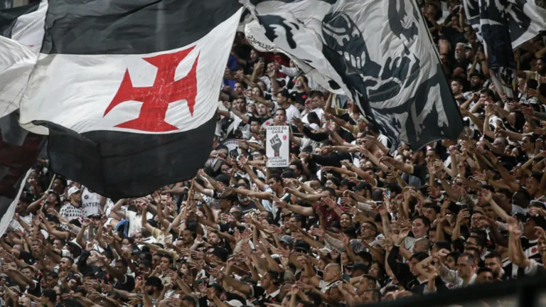 Torcedores do Vasco elegem culpado por derrota contra o Corinthians: “Demite” 
