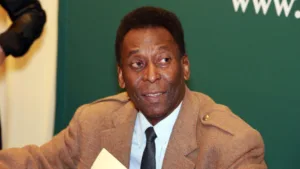 Tostão crava status de Pelé para o futebol mundial