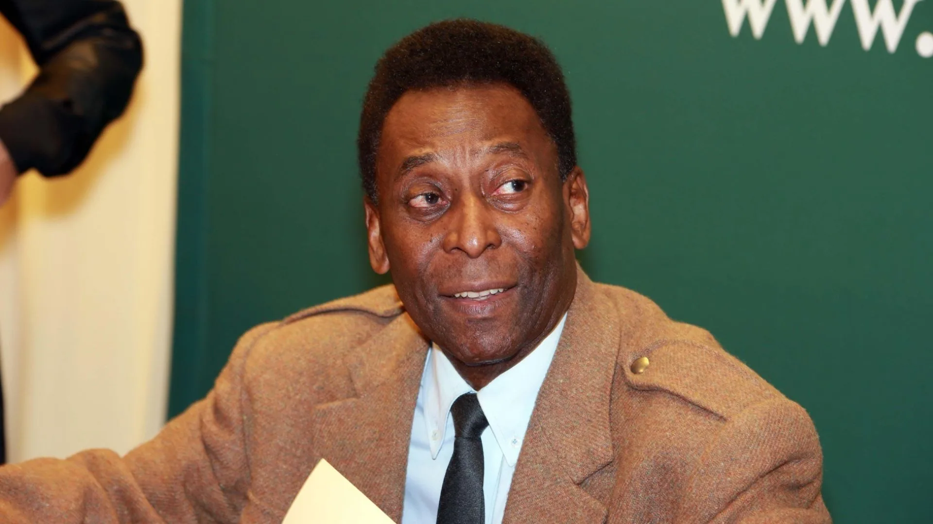 Tostão crava status de Pelé para o futebol mundial