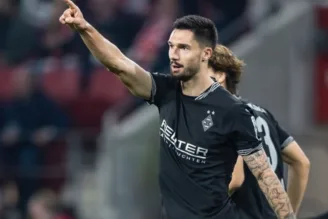 Na imagem, jogador do Borussia comemora gol com companheiros