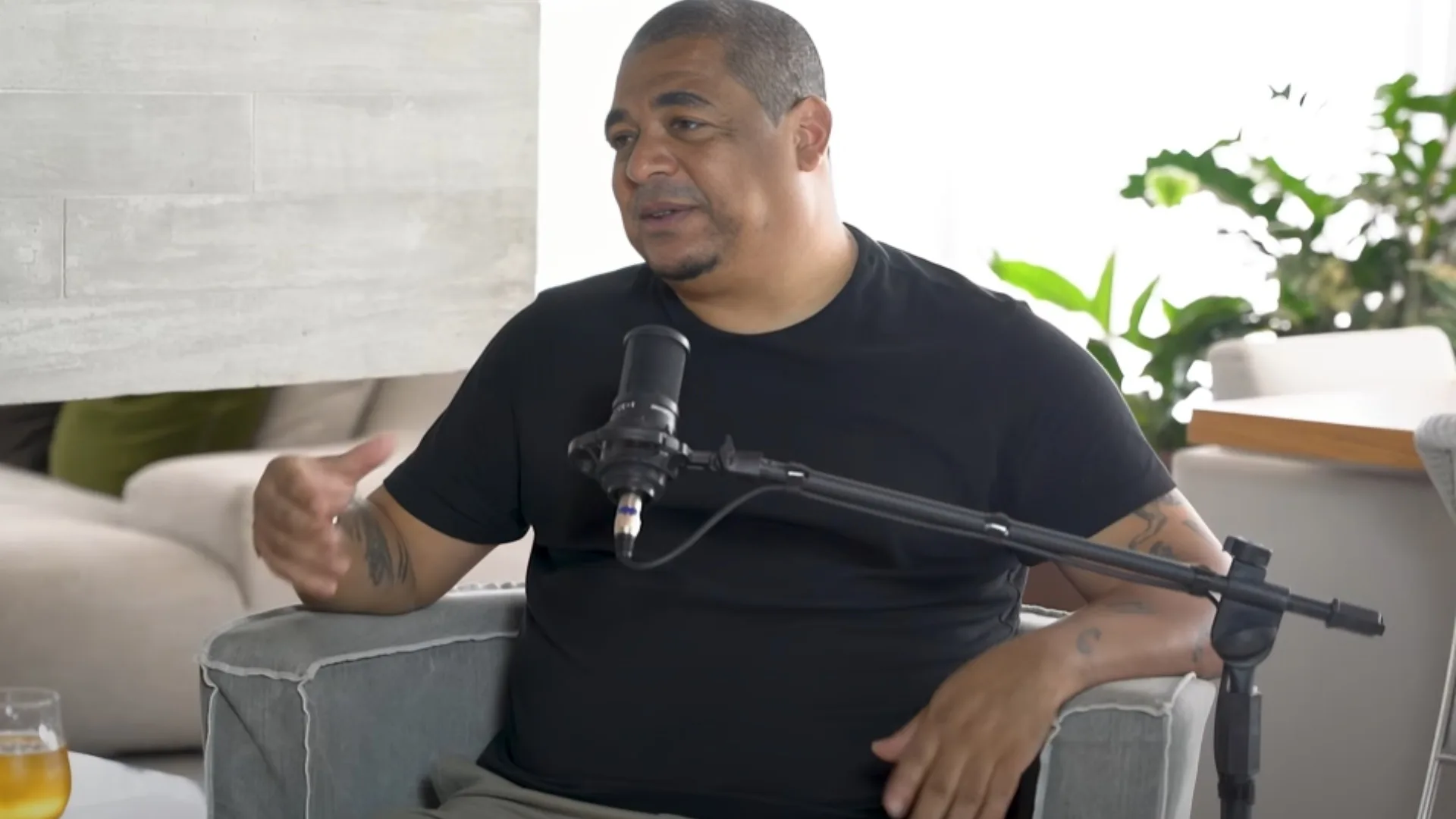 Vampeta confirma time rebaixado no Brasileirão: “Praticamente”