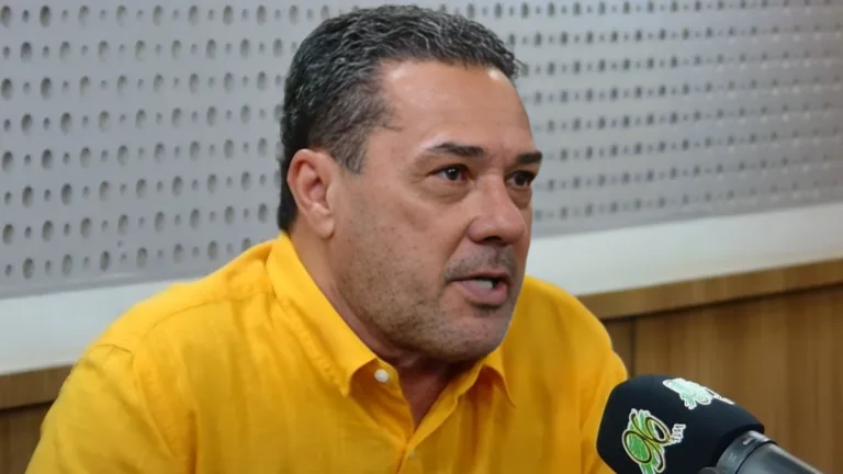 Luxemburgo ataca ex-Globo e rebate rótulo polêmico: “Não tem o direito”