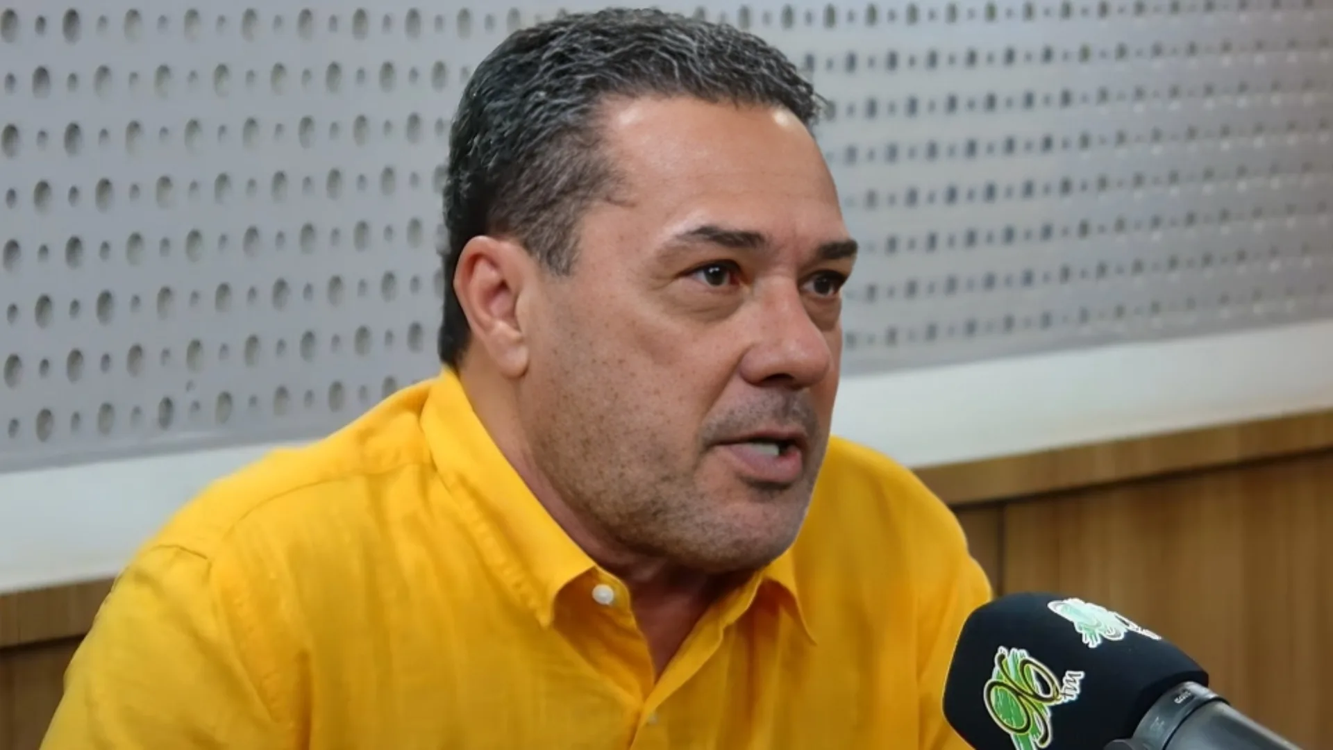 Luxemburgo ataca ex-Globo e rebate rótulo polêmico: “Não tem o direito”