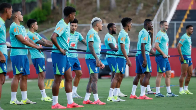 Zinho é convicto e crava três melhores jogadores do Brasil hoje