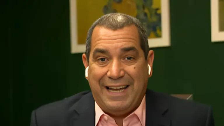 Zinho elege atacante com estilo diferenciado no Brasil