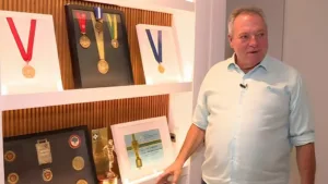 Abel Braga ‘ignora’ o Flamengo ao definir o time com o melhor lado esquerdo: “Não tem no Brasil”