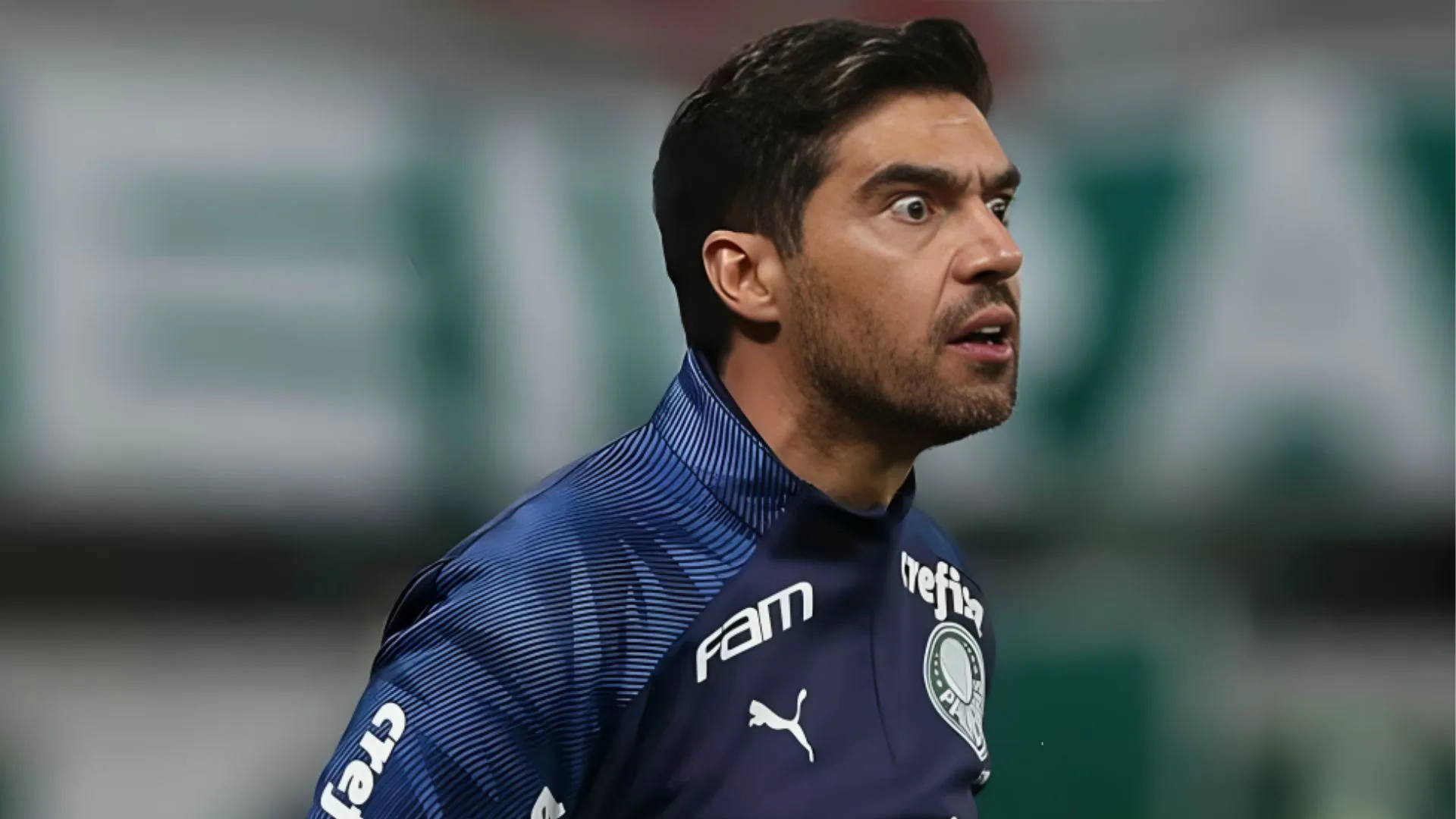 “Fúria” de Abel Ferreira teria motivado Palmeiras a mudar perfil de contratações