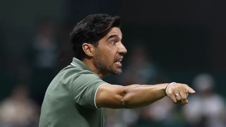 Leão cita “perigo” de Abel Ferreira no Palmeiras: “Ninguém conhecia”