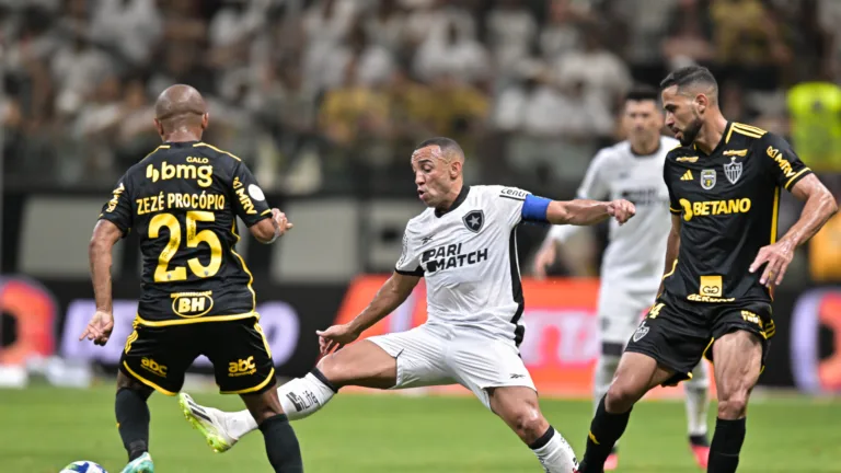 Reforço no Fortaleza, saída no Atlético-MG e mais: as últimas do mercado da bola