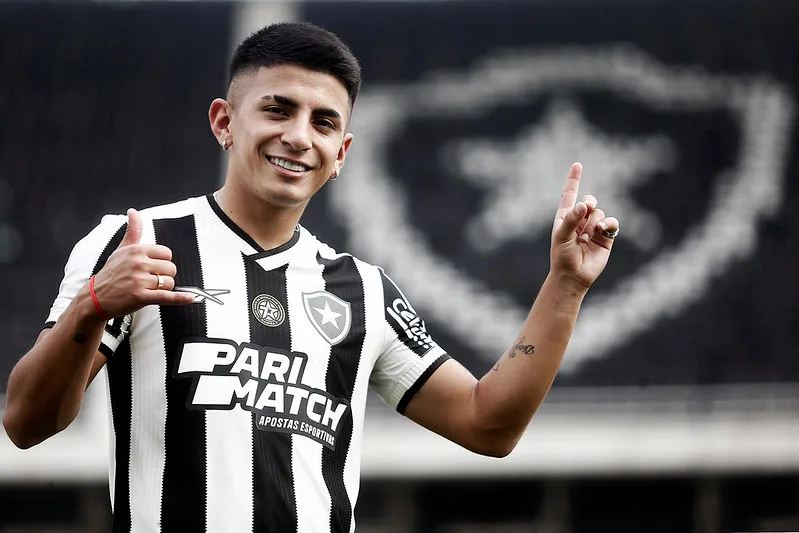 Botafogo e Palmeiras buscam “novo Almada” nos Estados Unidos 