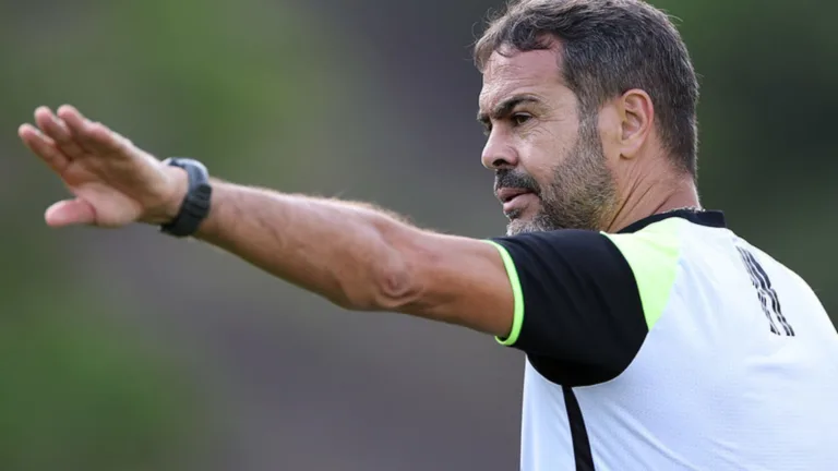 Botafogo esclarece situação de Artur Jorge em nota; saiba mais