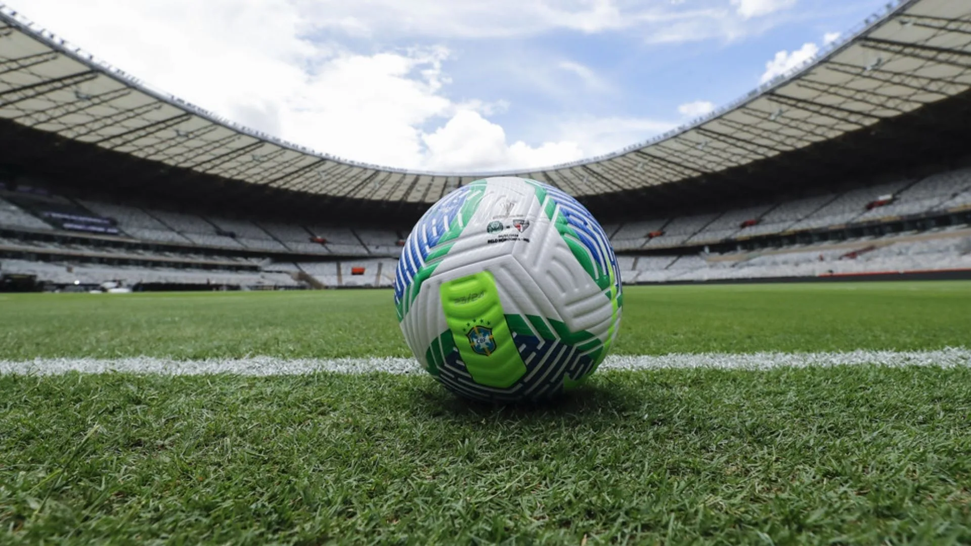 Renato Maurício Prado sugere reforços e reprova “time de xepa”: “Tem dinheiro”