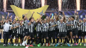 Botafogo campeão do Brasil e da América – brilha uma estrela junto à torcida