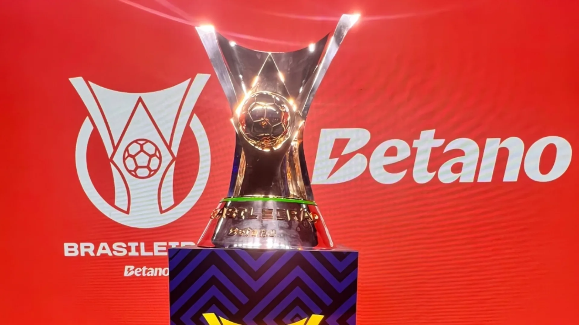 Tiago Leifert define os quatro clubes mais organizados do Brasileirão