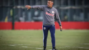 Atlético-MG mira alternativa a Luís Castro no mercado da bola