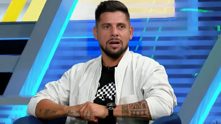 Cicinho crava jogador ‘decepção’ no futebol brasileiro: “Não desce”