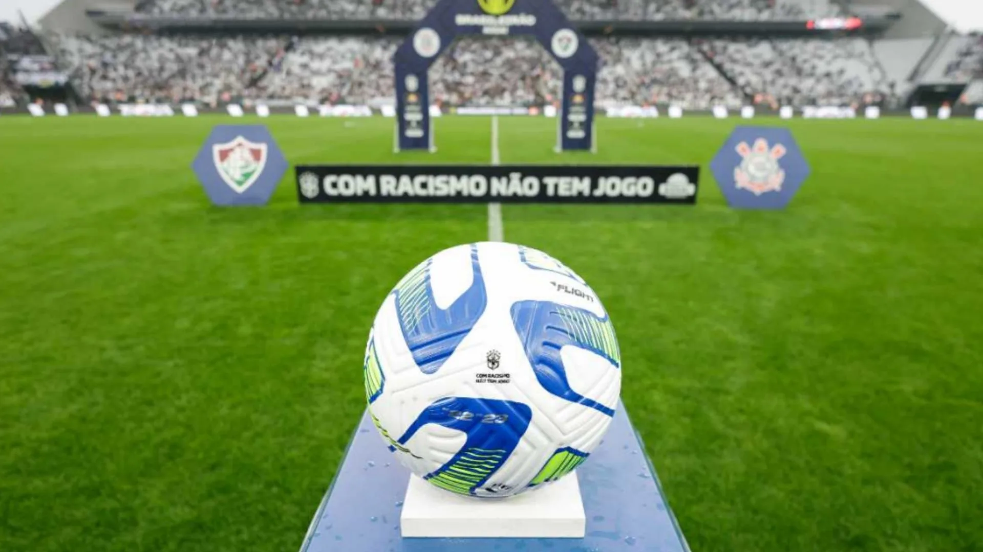 Casagrande aponta clube com torcedores irritados no Brasil: “Não pode falar?”