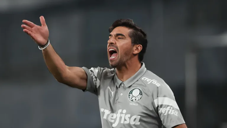 Craque Neto cita seis times que podem bater o Palmeiras em 2025