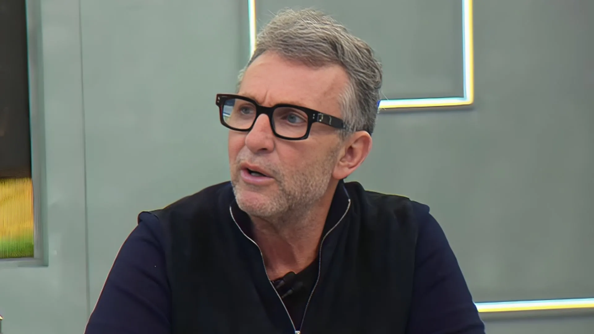 Craque Neto detona ex-técnico da seleção: “Bobalhão”