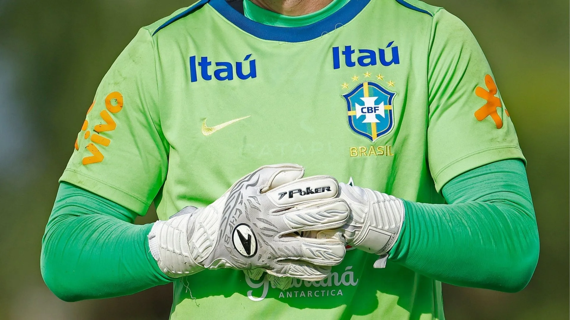 Craque Neto pede “limpa” e sugere três goleiros para a próxima Copa