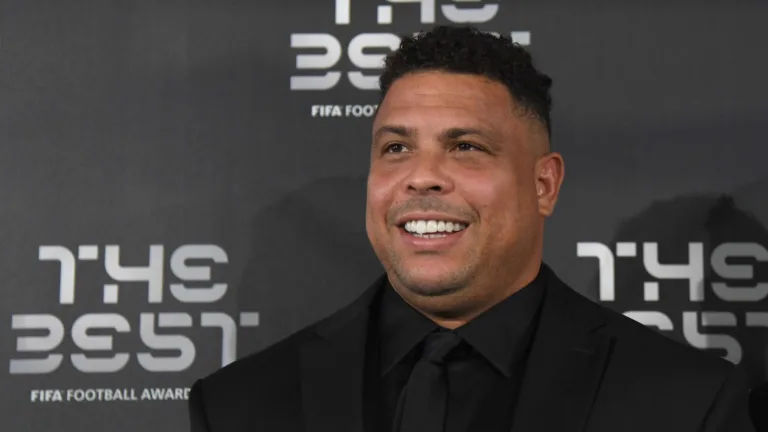 Craque Neto rebate Ronaldo sobre “vaquinha” do Corinthians