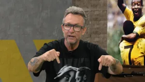 Craque Neto surpreende e elege melhor jogador do Brasileirão