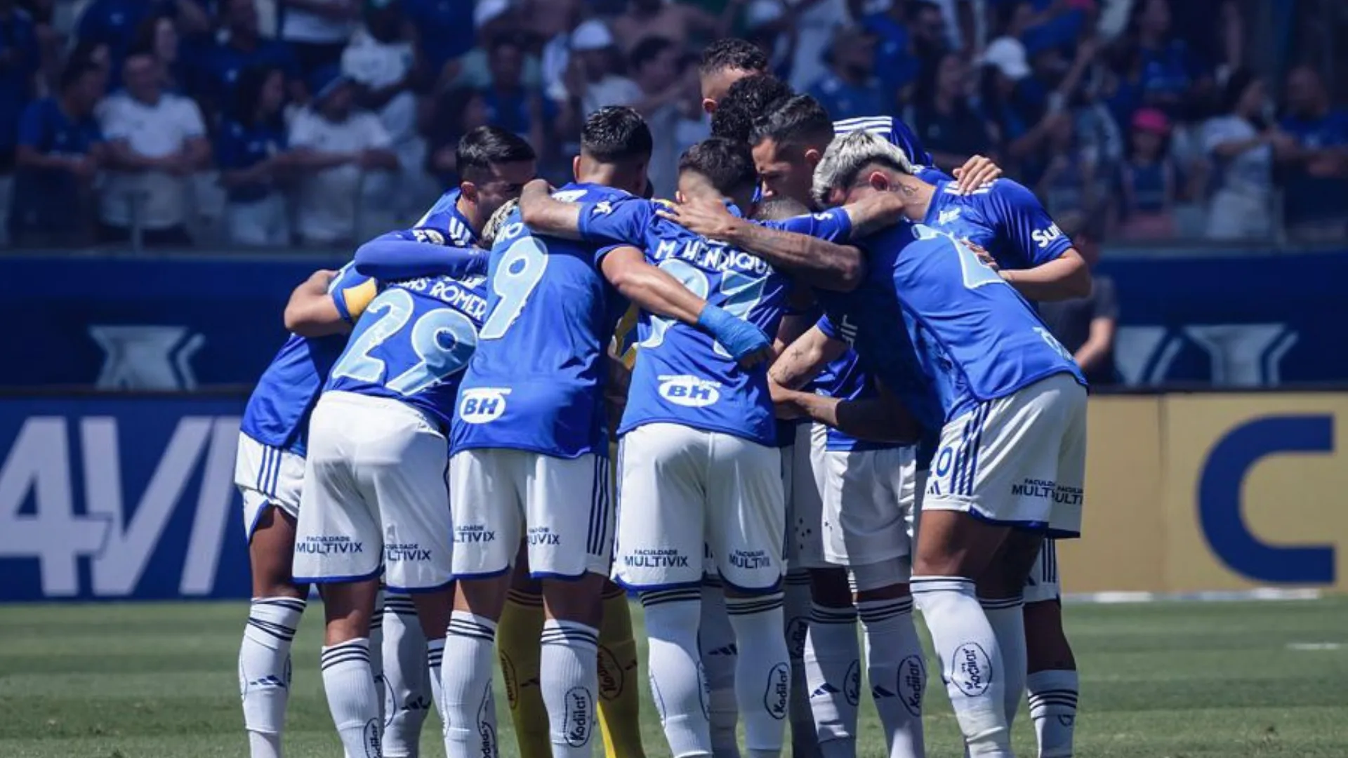 Ainda tem vaga? Veja a lista de jogadores estrangeiros no Cruzeiro para 2025