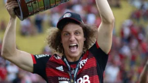 David Luiz, ex-Flamengo, entra na mira de três clubes do Brasileirão