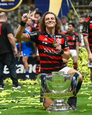 Flamengo anuncia que não renovará contrato de David Luiz para 2025