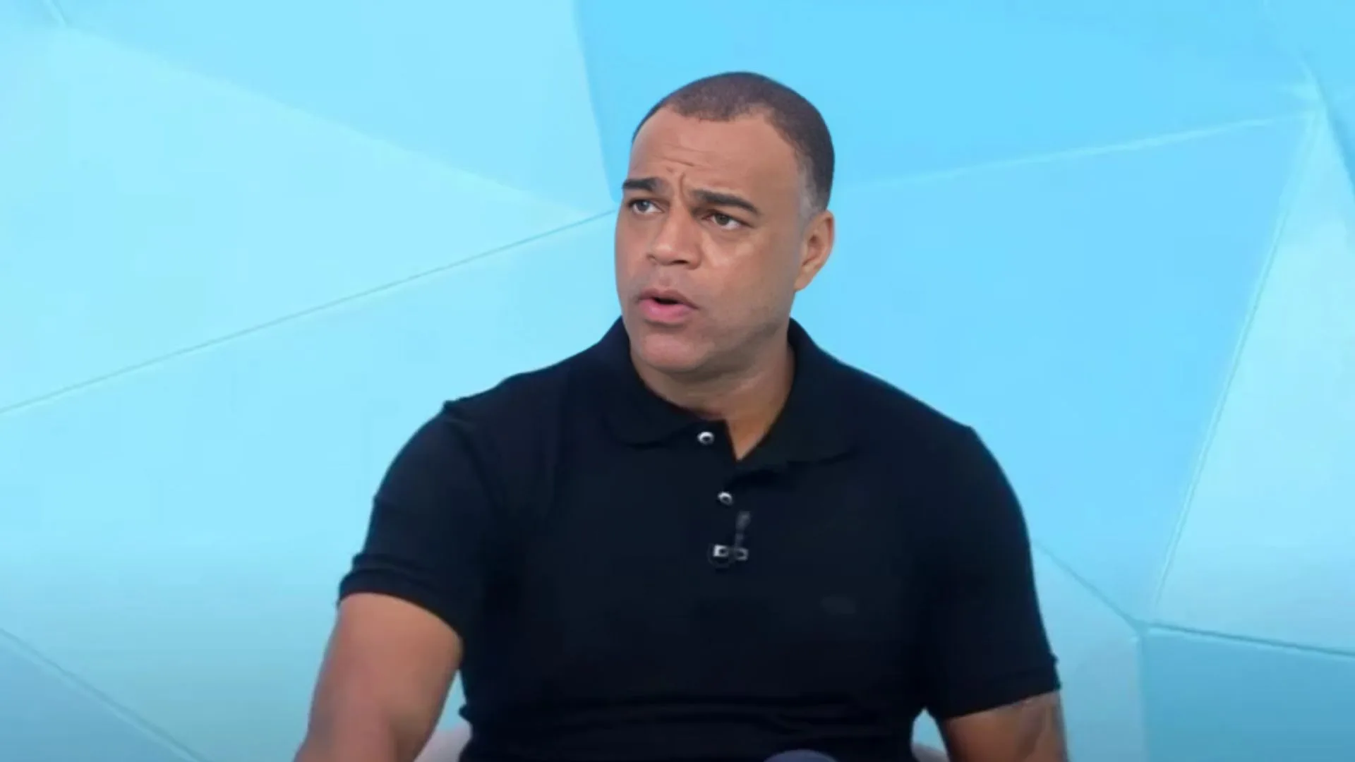 Denílson aponta time “ajudado” na rodada do Brasileirão: “Agradece”