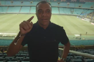 Denílson, ex-jogador e comentarista