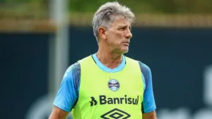 Denílson faz convite a Renato Gaúcho após polêmica no Grêmio
