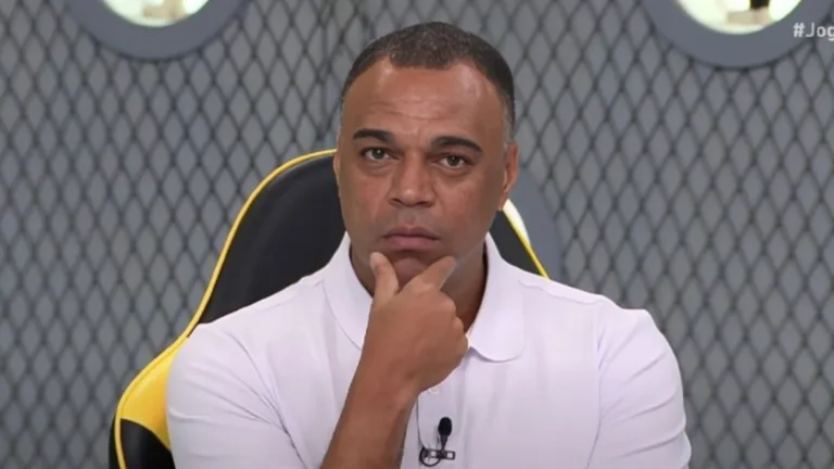 Denílson elege treinador “valorizado” no futebol brasileiro: “Tem experiência”