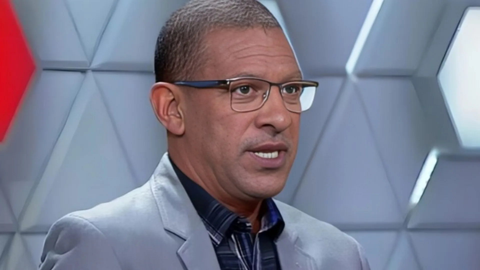 Djalminha surpreende e coloca Vinícius Júnior abaixo de atacante fora da Copa 2002