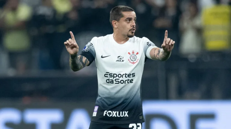 Corinthians negocia empréstimo de Fagner ao Cruzeiro 