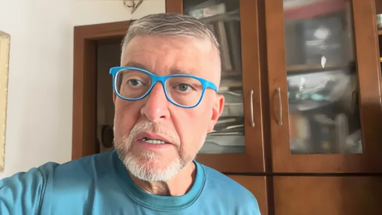 Farid sinaliza demissão de técnico no futebol brasileiro: “Jogou a toalha”