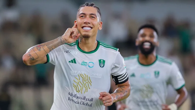 Alvo do Flamengo, Firmino tem salário surreal na Arábia Saudita; veja cifras