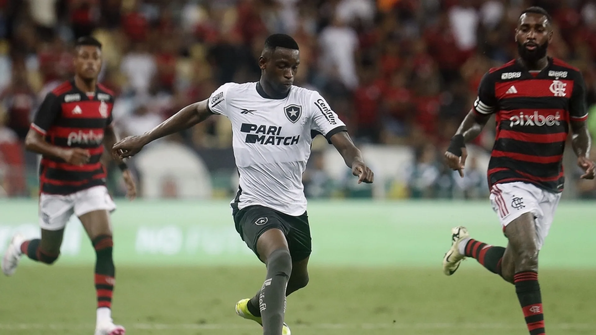 Milton Neves aponta melhor time entre Flamengo 2019 e Botafogo 2024: “Cara a cara”