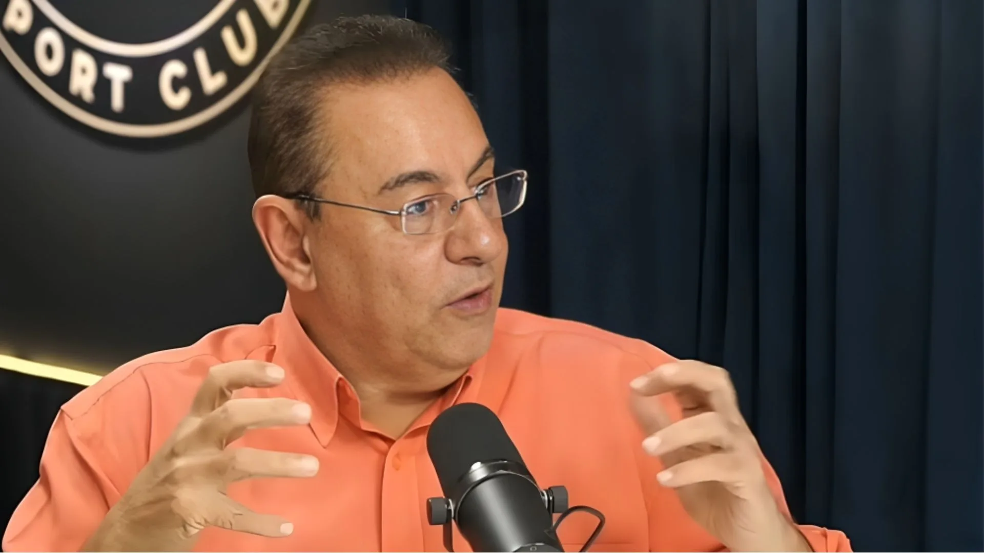 Flávio Prado aponta time que joga dinheiro fora no Brasil: “Jogadores meia boca”