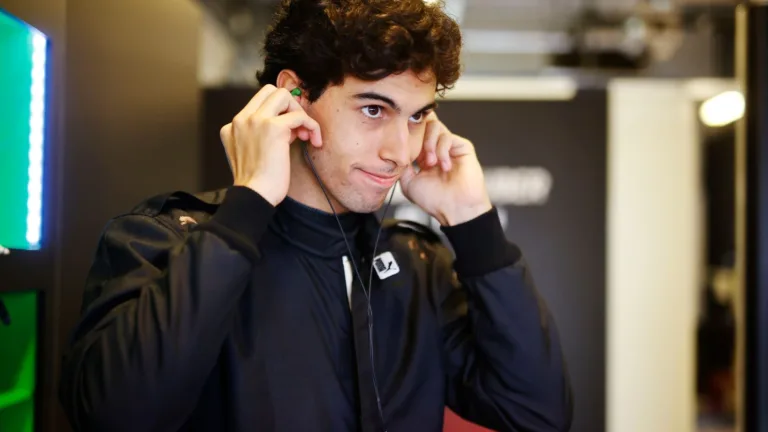 Gabriel Bortoleto já tem número definido para a Fórmula 1 em 2025