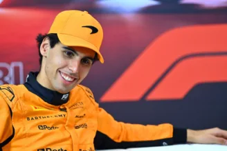 Na imagem, Gabriel Bortoleto concede entrevista coletiva