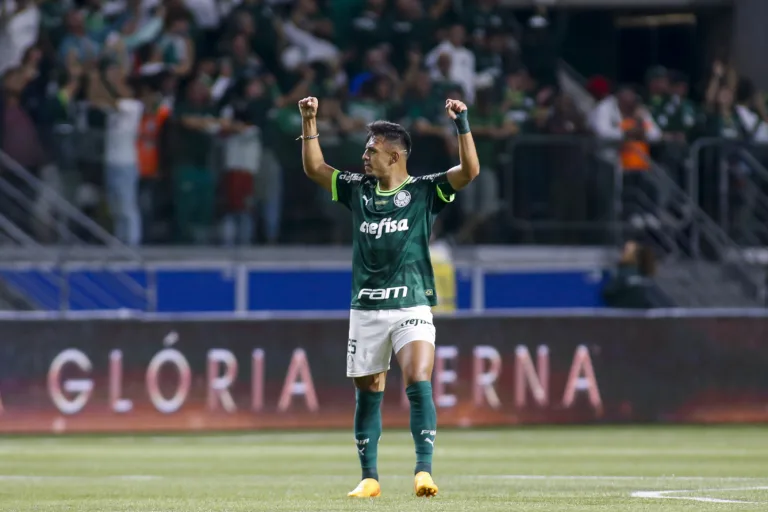 Gabriel Menino, do Palmeiras, fica perto de ser anunciado pelo Atlético-MG