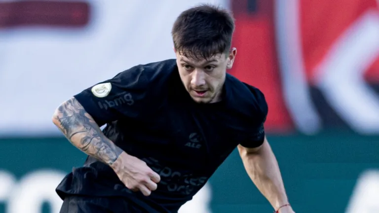 Garro, do Corinthians, exalta craque do futebol mundial: “Um Deus”