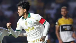 Gustavo Gómez, do Palmeiras, elege dois atacantes difíceis de marcar no Brasileirão