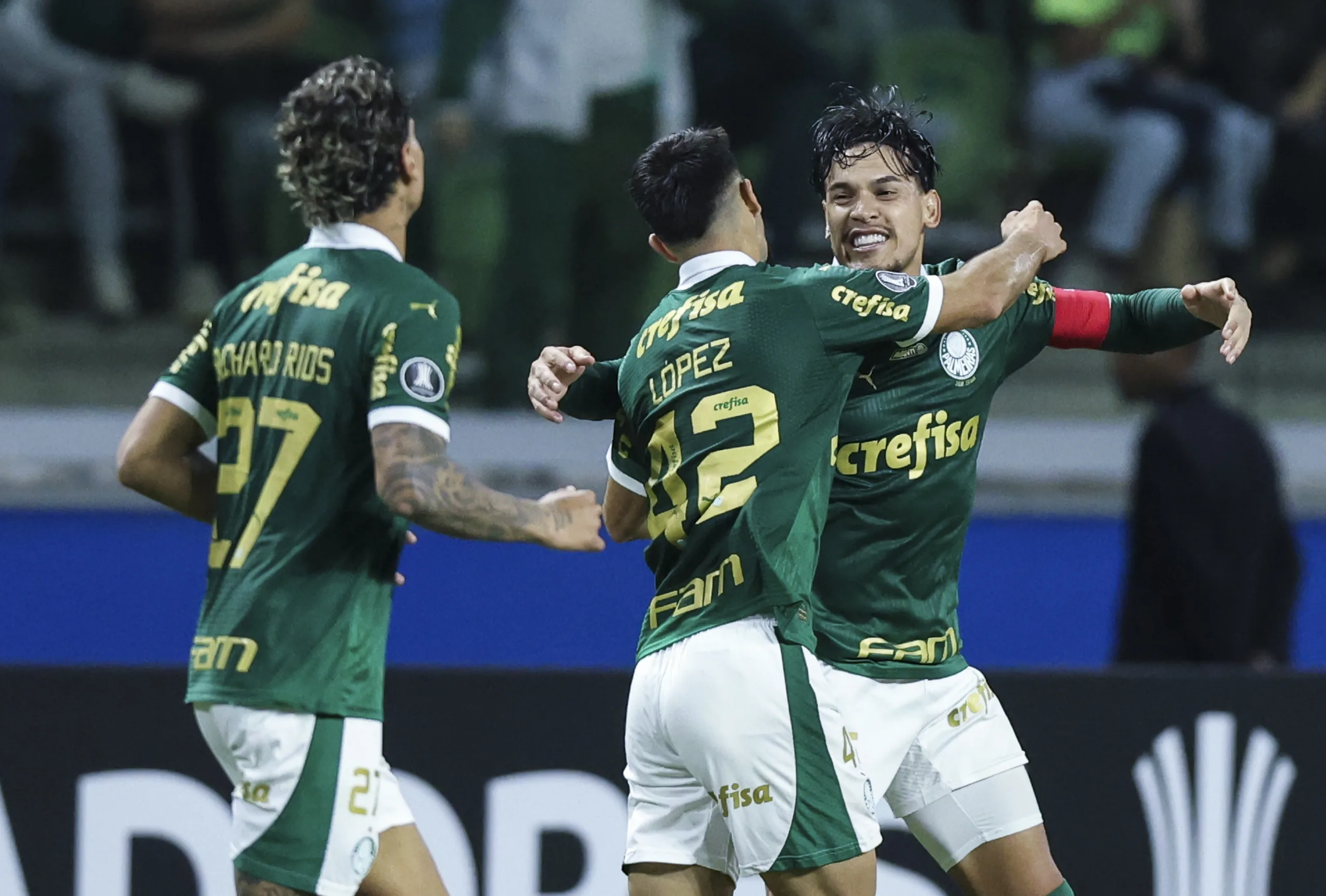 Ainda tem vaga? Veja a lista de jogadores estrangeiros no Palmeiras para 2025