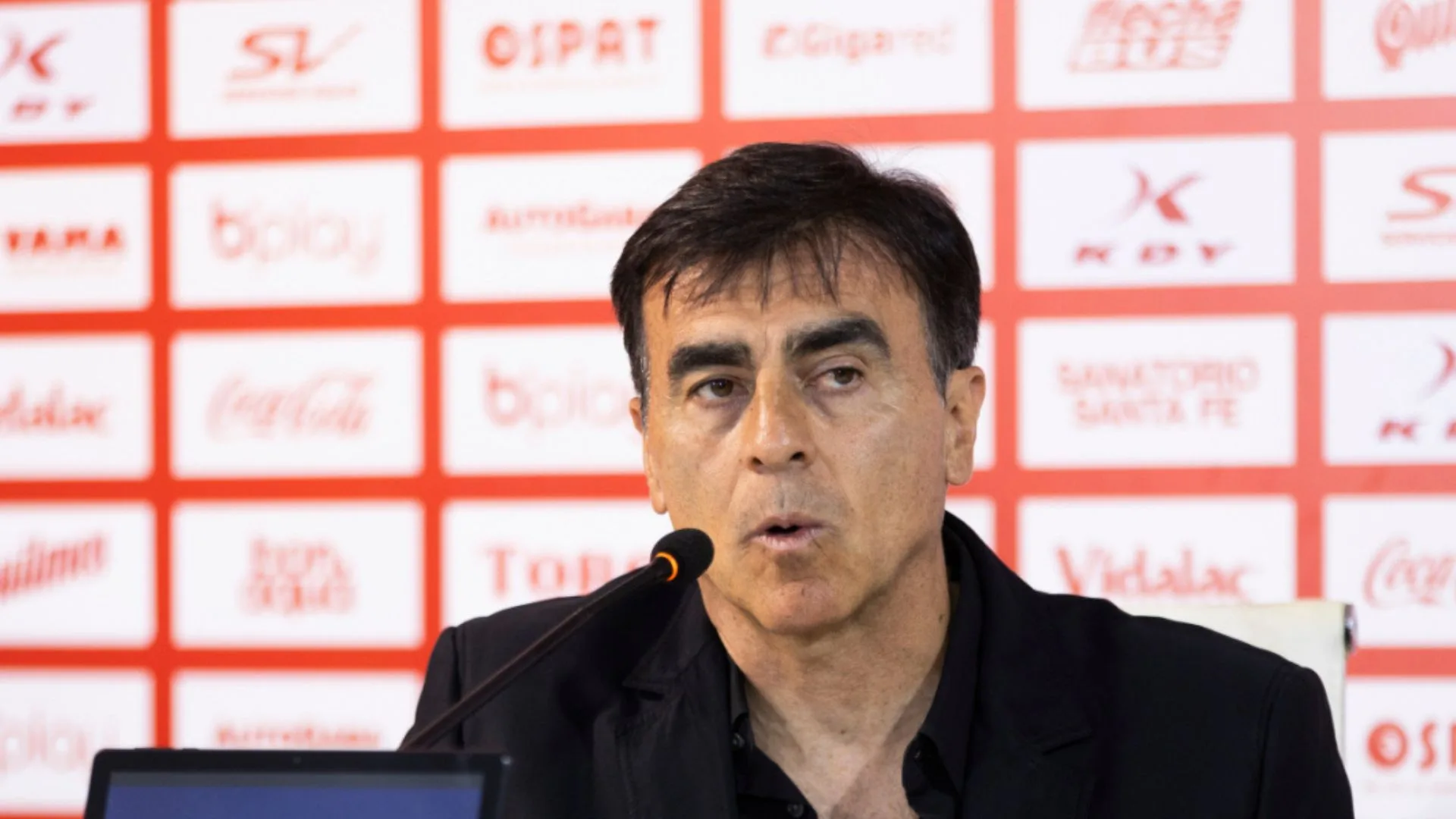 Santos toma atitude em relação a novo treinador; saiba mais