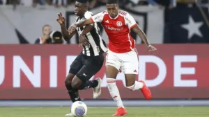 Denílson aponta vencedor em Internacional x Botafogo; veja o palpite