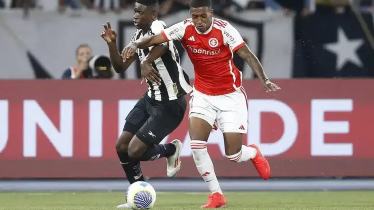 Denílson aponta vencedor em Internacional x Botafogo; veja o palpite
