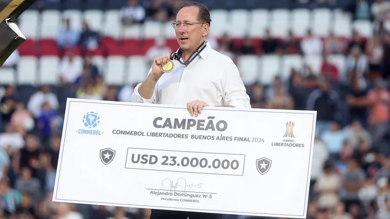 John Textor, do Botafogo, elege 2 jogadores favoritos do Flamengo: “Eu adoro”