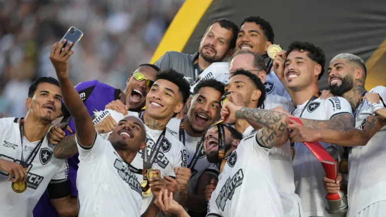 Jornal argentino aponta quatro jogadores diferenciados do futebol brasileiro